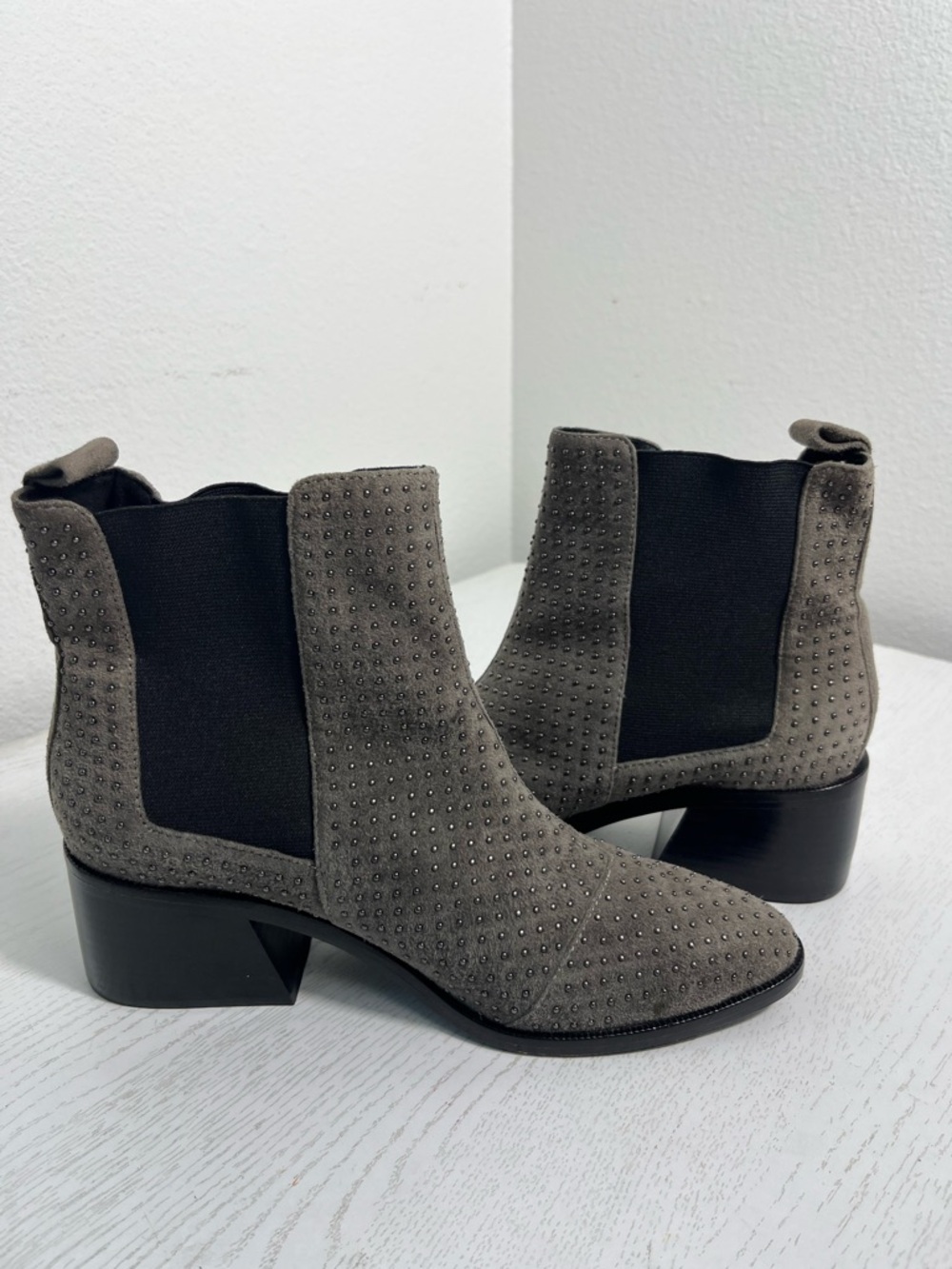 Alice + Olivia Suede Studded Accents Chelsea Ankle Boots Size 38/US 8